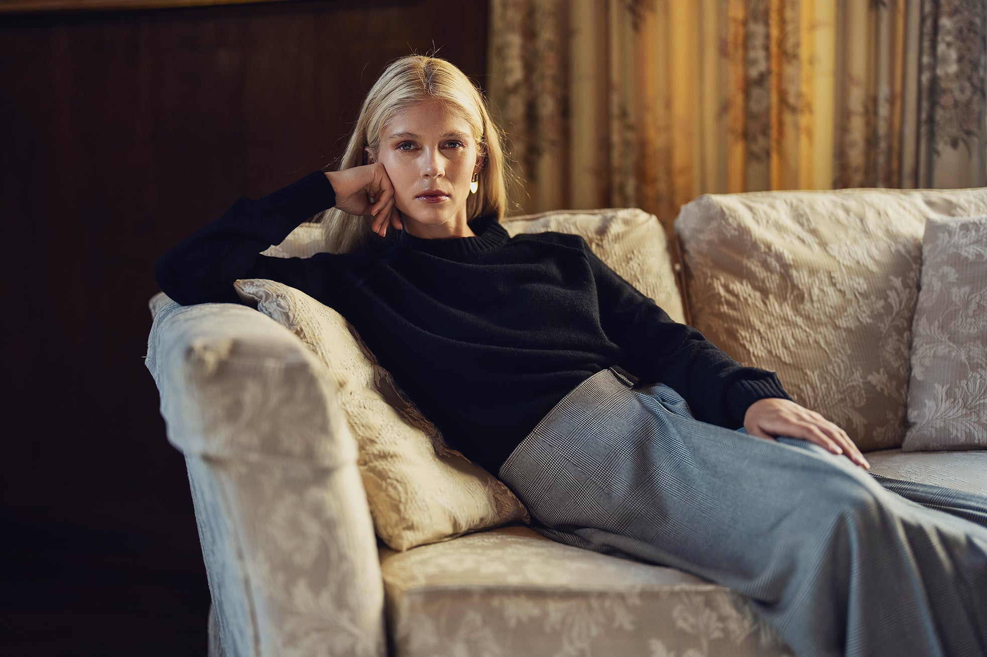 Fine Wool Sweater - Black