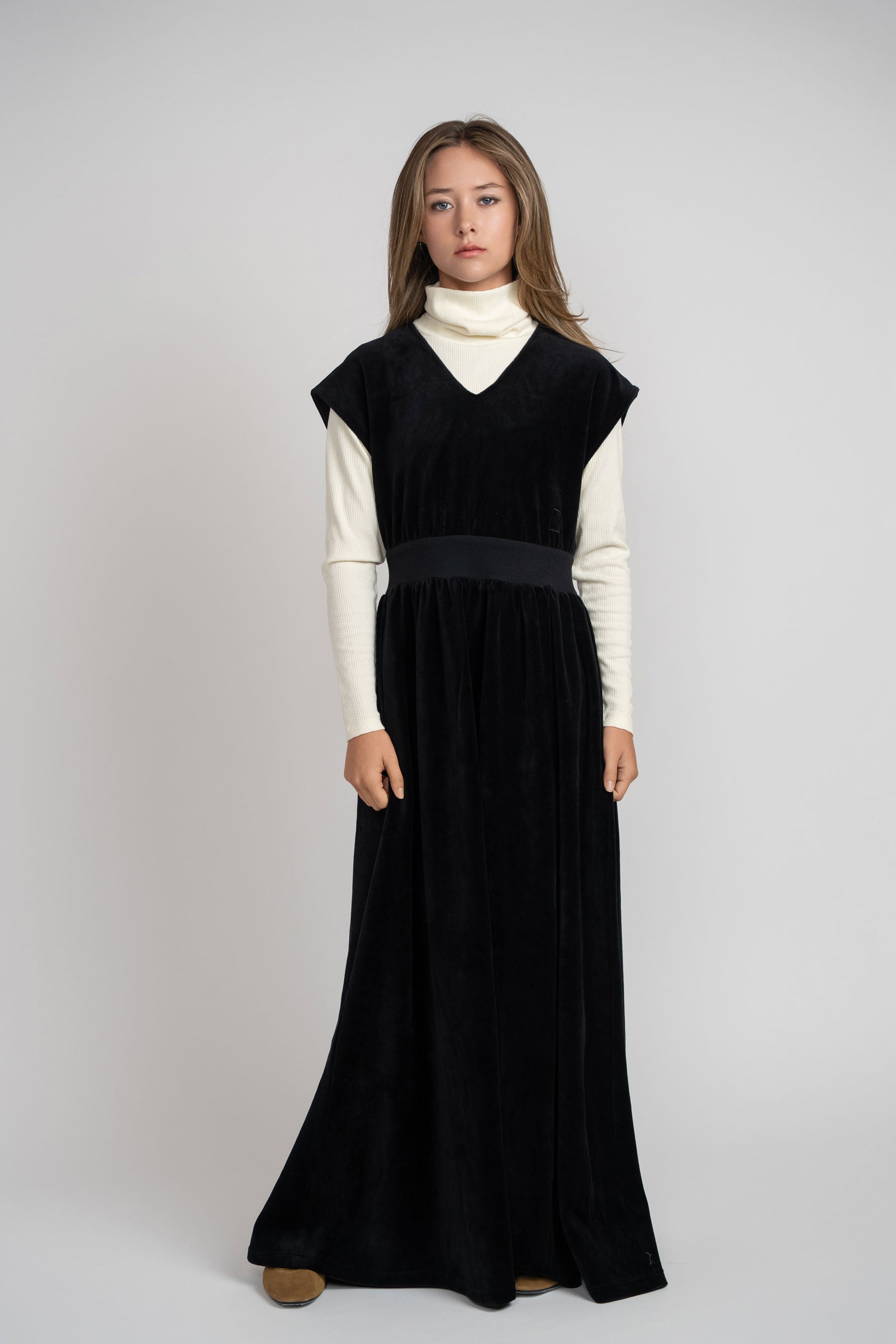 Velour V Neck Maxi - Black