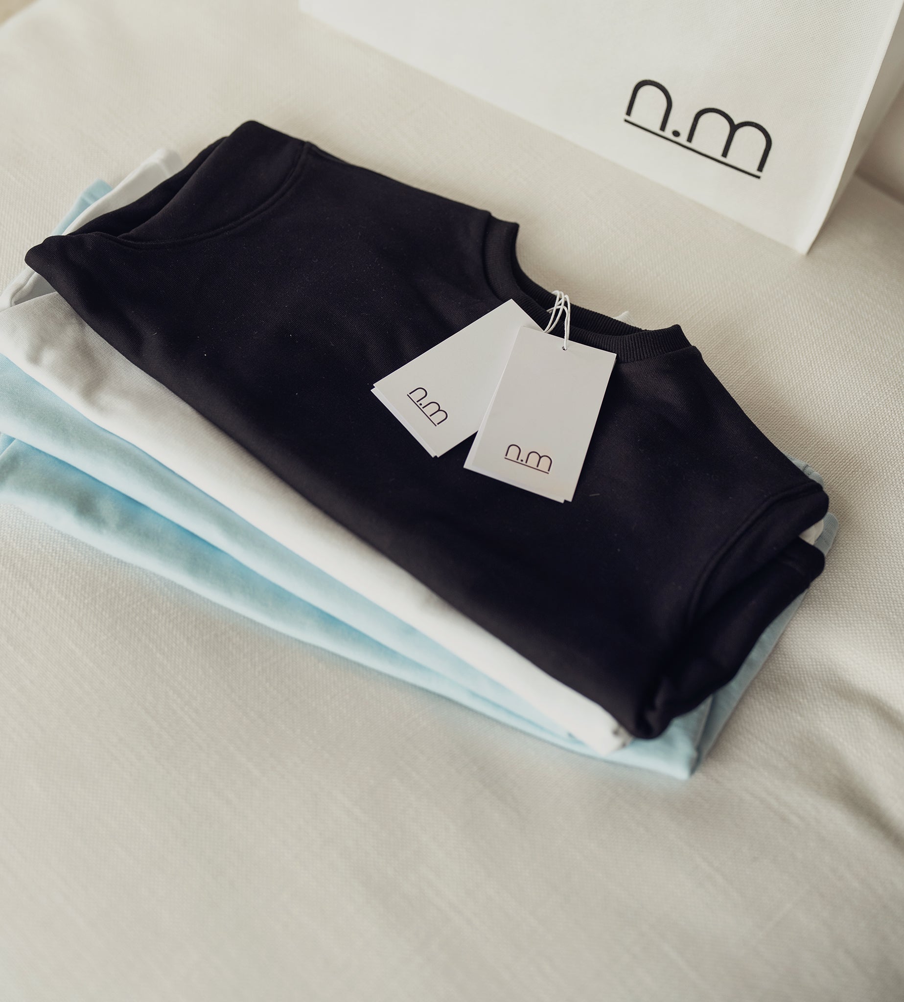 Cropped Sweatshirt - Black